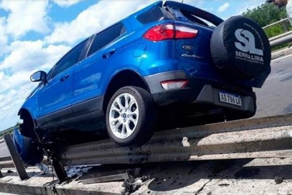 Choque: Viajaba hacia Corrientes y sobrevivió de milagro