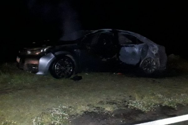 Un automóvil se prendió fuego en la Ruta 12