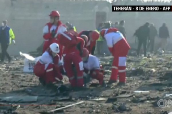 Accidente aéreo en Teherán: todos los ocupantes están muertos, dice televisora de Irán