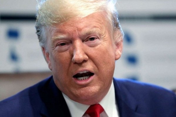 Media sanción para una resolución que limita el poder de acción militar de Trump