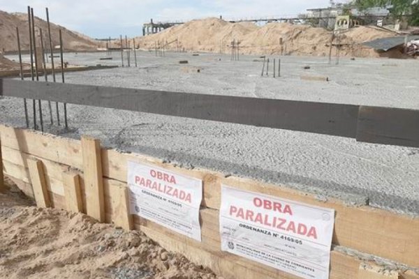 URGENTE: Demolerán hormigonado puesto en medio de la playa Islas Malvinas