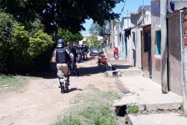 Múltiples allanamientos vinculados a un robo en un barrio correntino