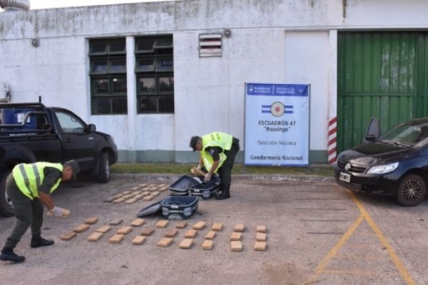 Conductor detenido con casi 40 kilos de marihuana en dos valijas