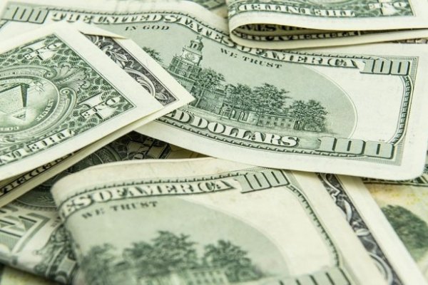 Dólar en enero: salvo el blue, subieron todas las cotizaciones (CCL y MEP saltaron hasta 17%)