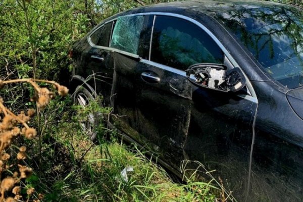 Correntinos despitaron con su automóvil cuando viajaba por la autovía 14