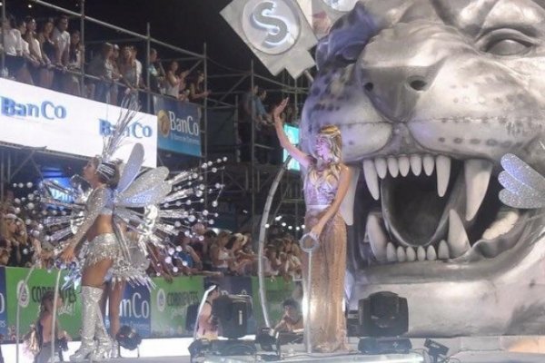 Nicole Neumann brilló en los carnavales correntinos