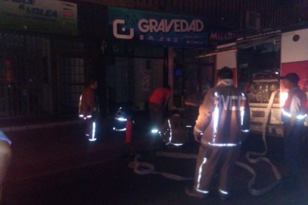 Incendio en el subsuelo de un edificio en el microcentro de Corrientes