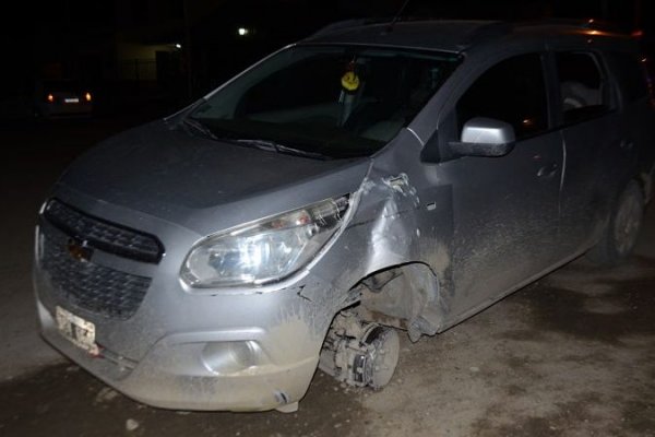 Corrientes: Hombre alcoholizado chocó un poste de luz dejando sin servicio a varias casas