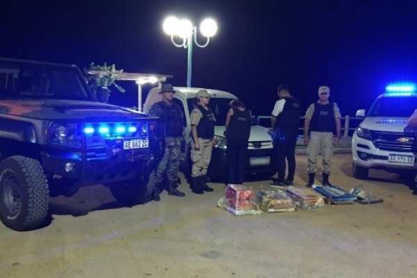 Corrientes: Decomisan drogas escondidas en cajas de libros infantiles