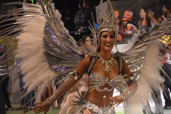 Apareció el traje que habían robado a la comparsera de Sapucay