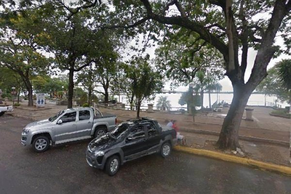 Dos jóvenes fueron asaltados en plena costanera correntina