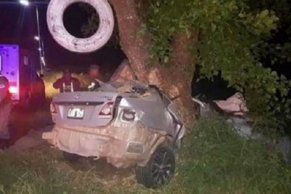 Gendarme correntino murió al estrellarse contra un árbol en Formosa
