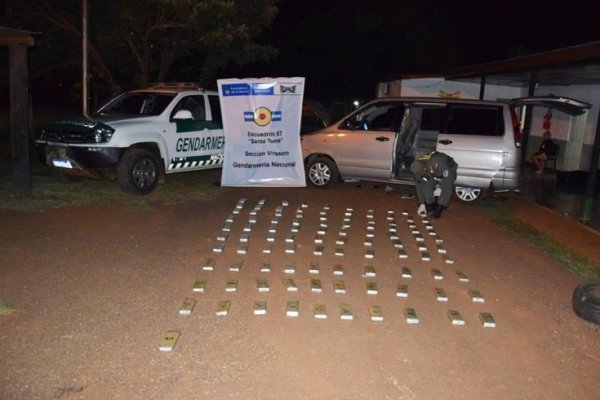 Corrientes: Utilizan un doble fondo para ocultar 57 kilos de marihuana en un vehículo