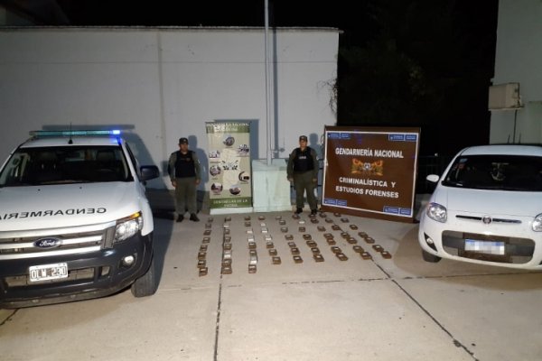 Auto que salió desde Corrientes fue secuestrado en Córdoba con 49 kilos de marihuana
