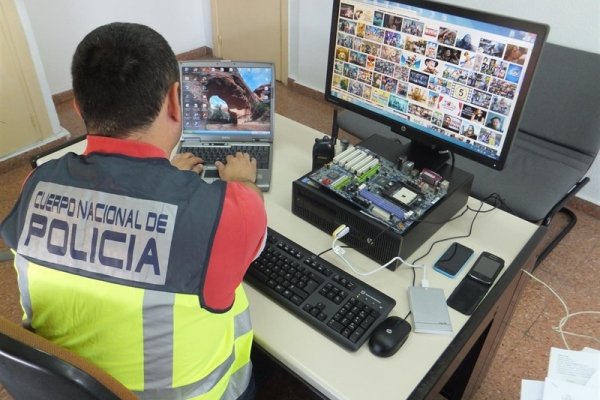 La Justicia ordenó a una web porno eliminar fotos de una correntina