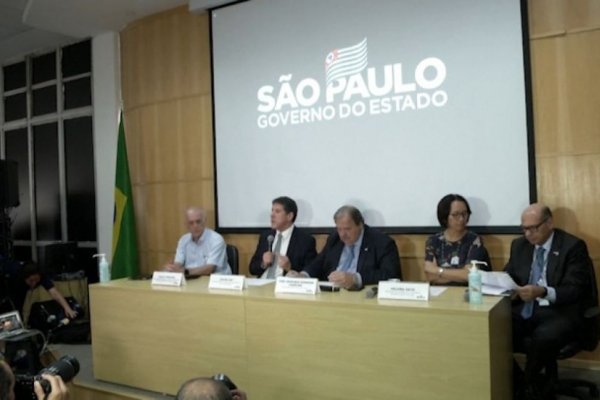 Con seis muertos por el coronavirus, Brasil cierra las fronteras