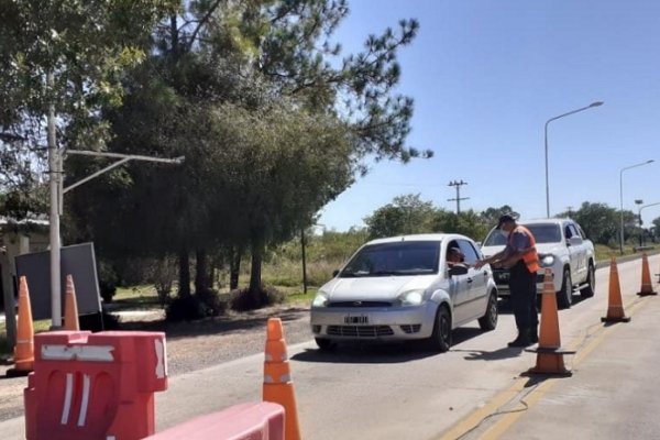 La Policía inspecciona y escolta hasta el puente a conductores de Brasil