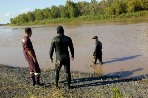 Encontraron flotando el cuerpo de un joven en el río