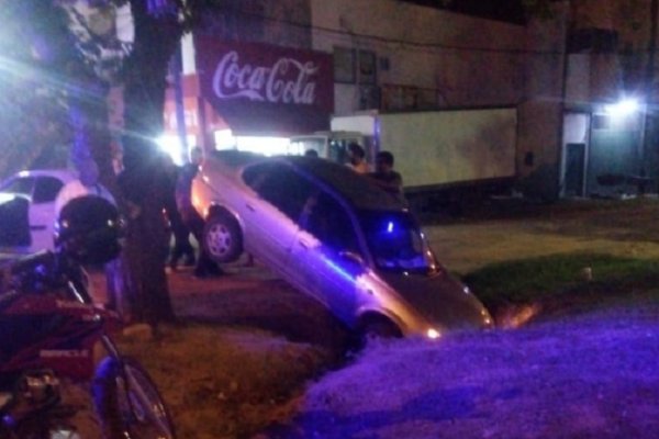 Soldado chocó dos autos y huyó