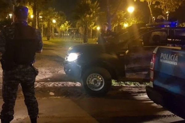 Violento ataque de vecinos a un policía de un barrio correntino