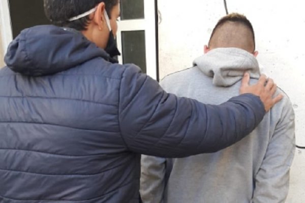 Detenido por violentar vehículos