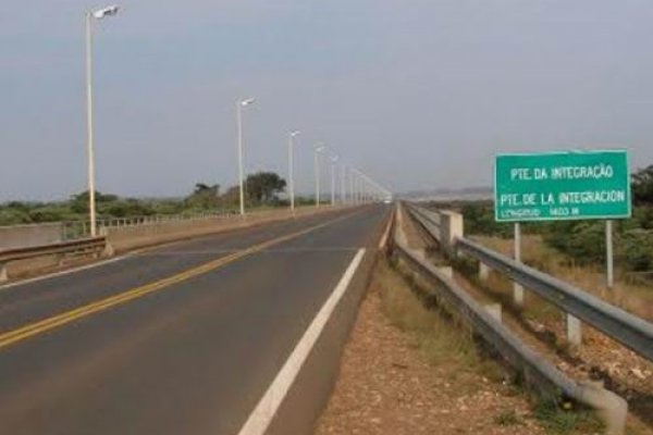 Un camionero pretendía llevar una carga ilegal de luces led a Brasil