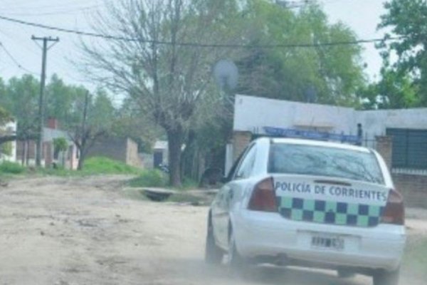 Desde una moto balearon a un hombre en un barrio de Corrientes
