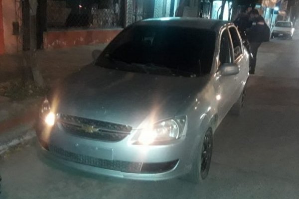 Demoraron a un hombre por movilizarse en un auto con pedido de secuestro