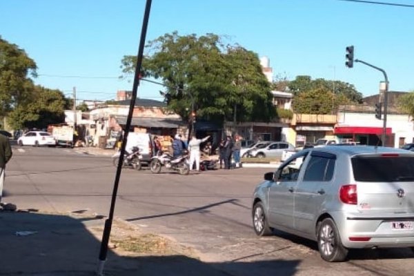 Corrientes: Detienen a un hombre que chocó y abandonó a una motociclista en plena avenida