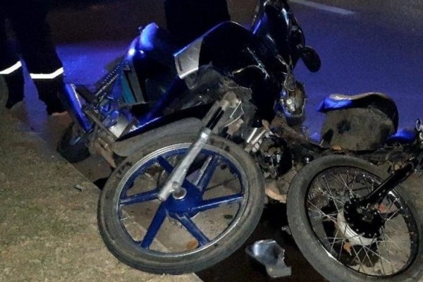 Esquina: Murió un hombre tras violento choque entre motos