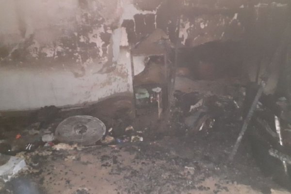 Incendio causó daños materiales en una vivienda del Parque Cadena