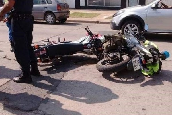 Corrientes: Fuerte choque entre motos deja a un joven inconsciente