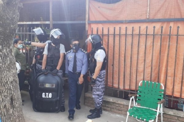 Corrientes: Allanaron una vivienda por un robo y se encontraron con un kiosco de drogas