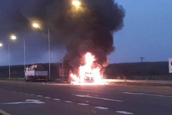 Corrientes: Automovilista murió al chocar contra un camión