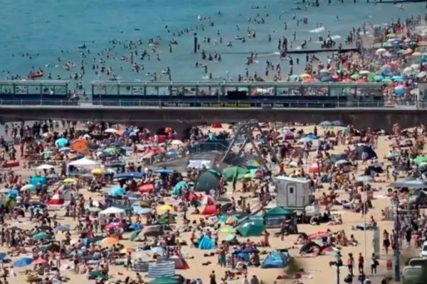 Caos y desborde en las playas de Reino Unido por la ola de calor en plena pandemia