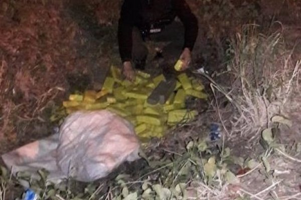 Corrientes: Narcos escaparon y abandonaron más de setenta kilos de marihuana