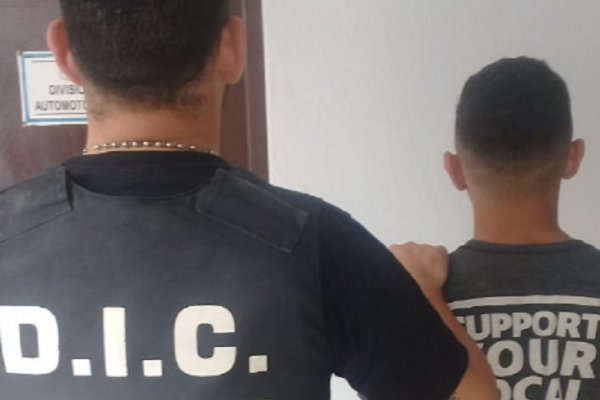 Detienen a padre e hijo tras chocar y matar a un canillita en Corrientes