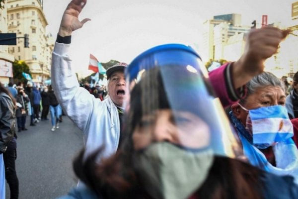 Fuerte repudio a la violencia contra los trabajadores de prensa en el Obelisco