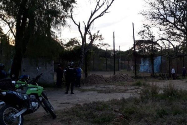 Corrientes: Demoran a 25 personas en un torneo de fútbol clandestino