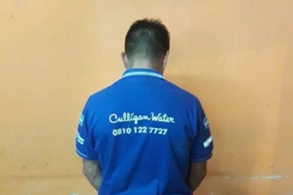 Detenido por golpear a su madre
