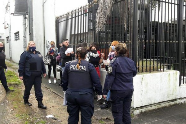 Demoran a 60 jóvenes que participaron de una fiesta clandestina en una cervecería