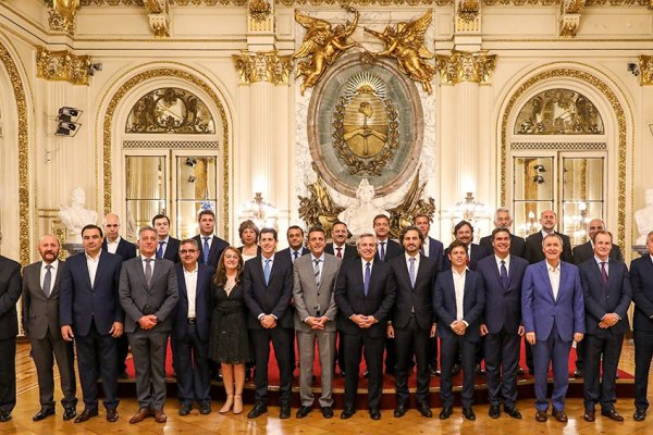 Gobernadores de todo el país celebraron el acuerdo logrado por la deuda