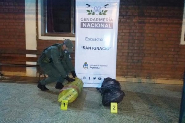 Misiones: Transportaban más de 20 kilos de cogollos de marihuana sobre sus espaldas