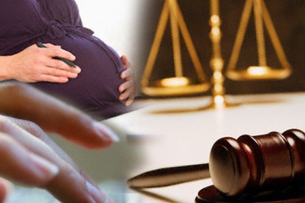Denuncian a un Juez por hostigar a una empleada judicial embarazada