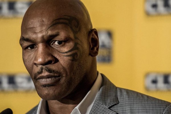 Postergan la pelea de exhibición de Mike Tyson y Roy Jones