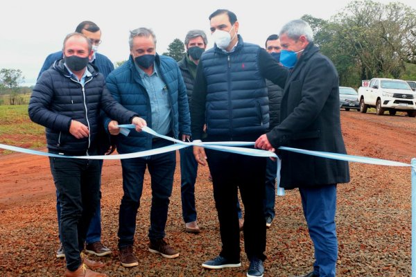 El Gobernador inauguró obras en Garruchos