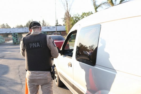 Corrientes: Prefectura secuestró más de 400 botellas de fernet