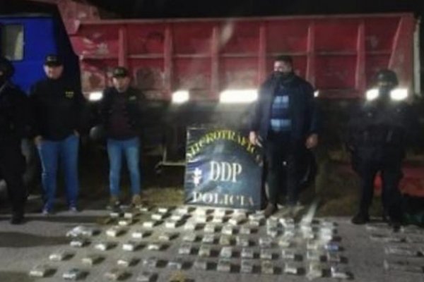 Correntinos transportaban marihuana en las cubiertas de un camión