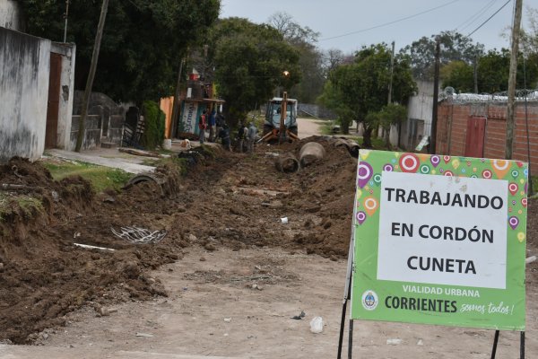 Realizan mejoras en la red vial del barrio Bañado Norte