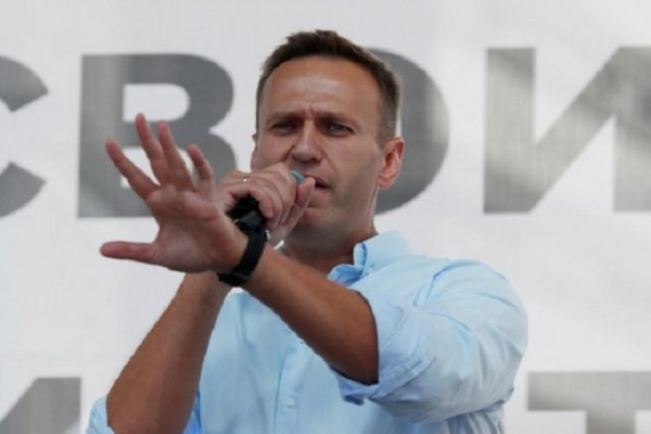 Alexei Navalny, máximo opositor a Vladimir Putin, está en coma: su vocera denunció que fue envenenado